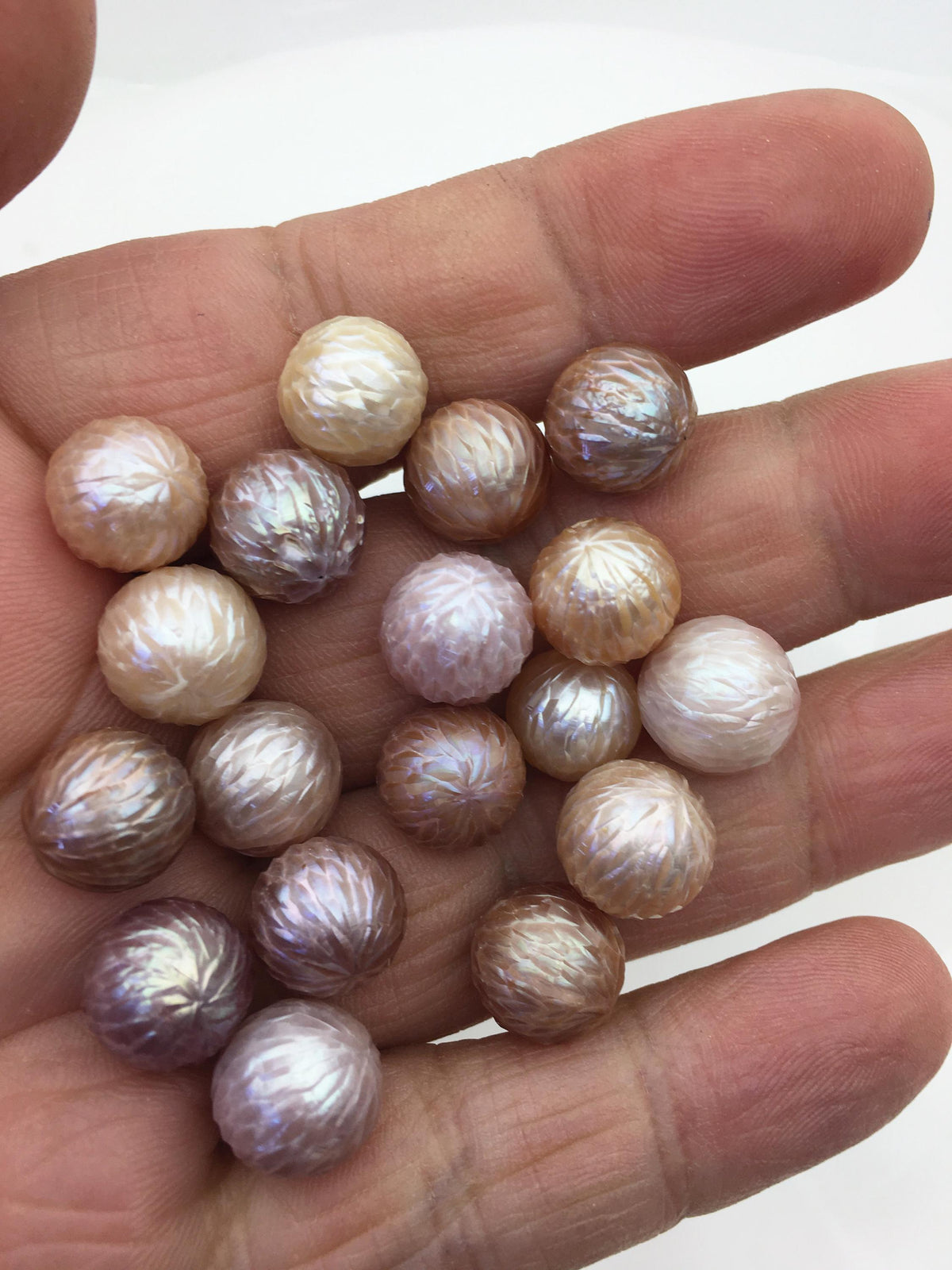 18pcs AAA 10.5-12mm purple round Carved Freshwater Pearl - no hole - Hand Carved - CAC-T3