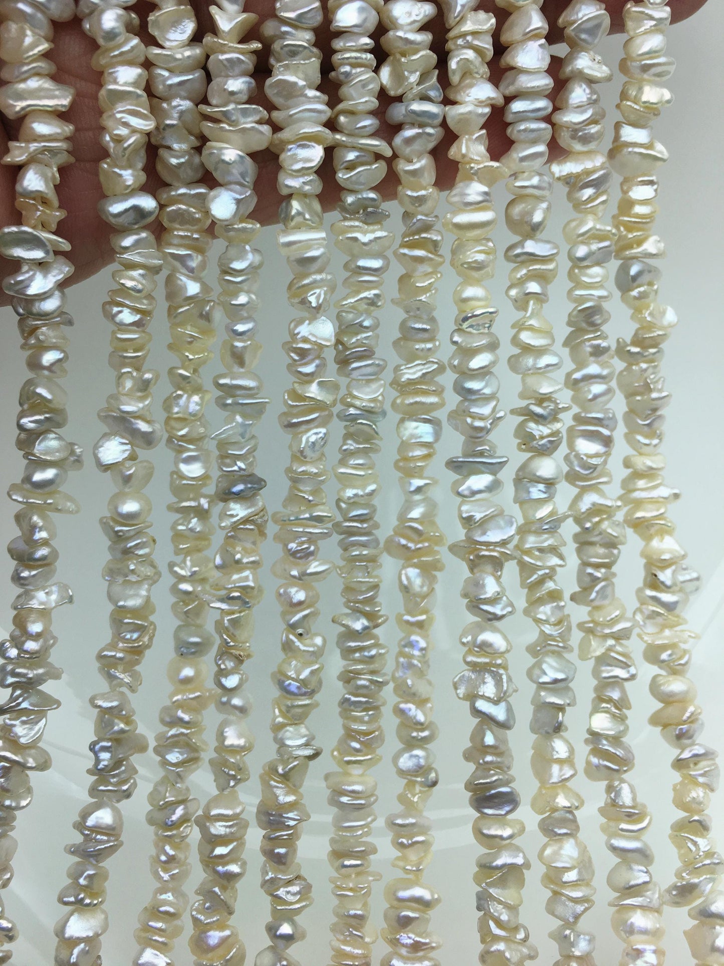 AAA/AA+ 5-6mm tiny white Keshi pearls,Center drilled,ZS-128-11