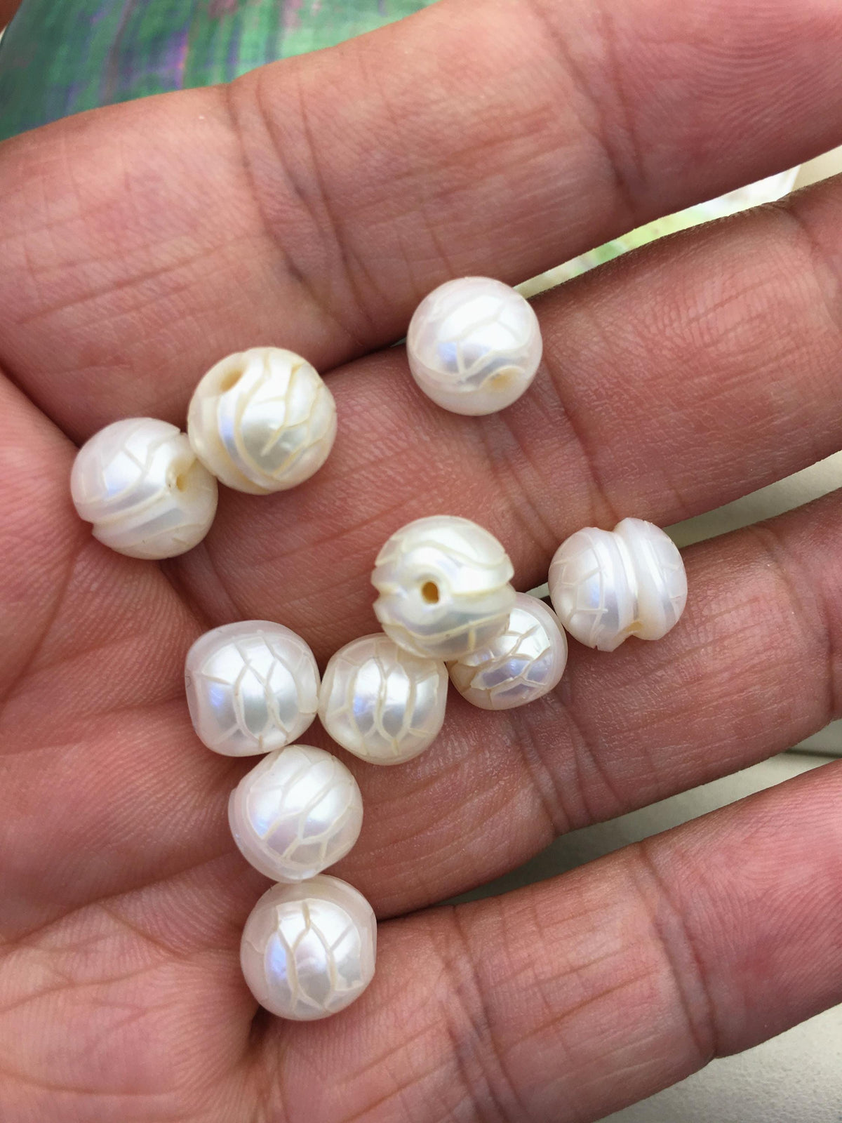 1pc AAA 9-10mm white near round Carved Freshwater Pearl - through hole - CAC-T6