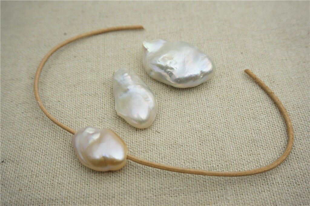 AAA 16-19x19-24mm baroque pearl,1pcs, white color,Genuine Fresh Water Pearl,keshi pearl,baroque pearl,Leather Cord,Wholesale Pearls,ZS-22-24