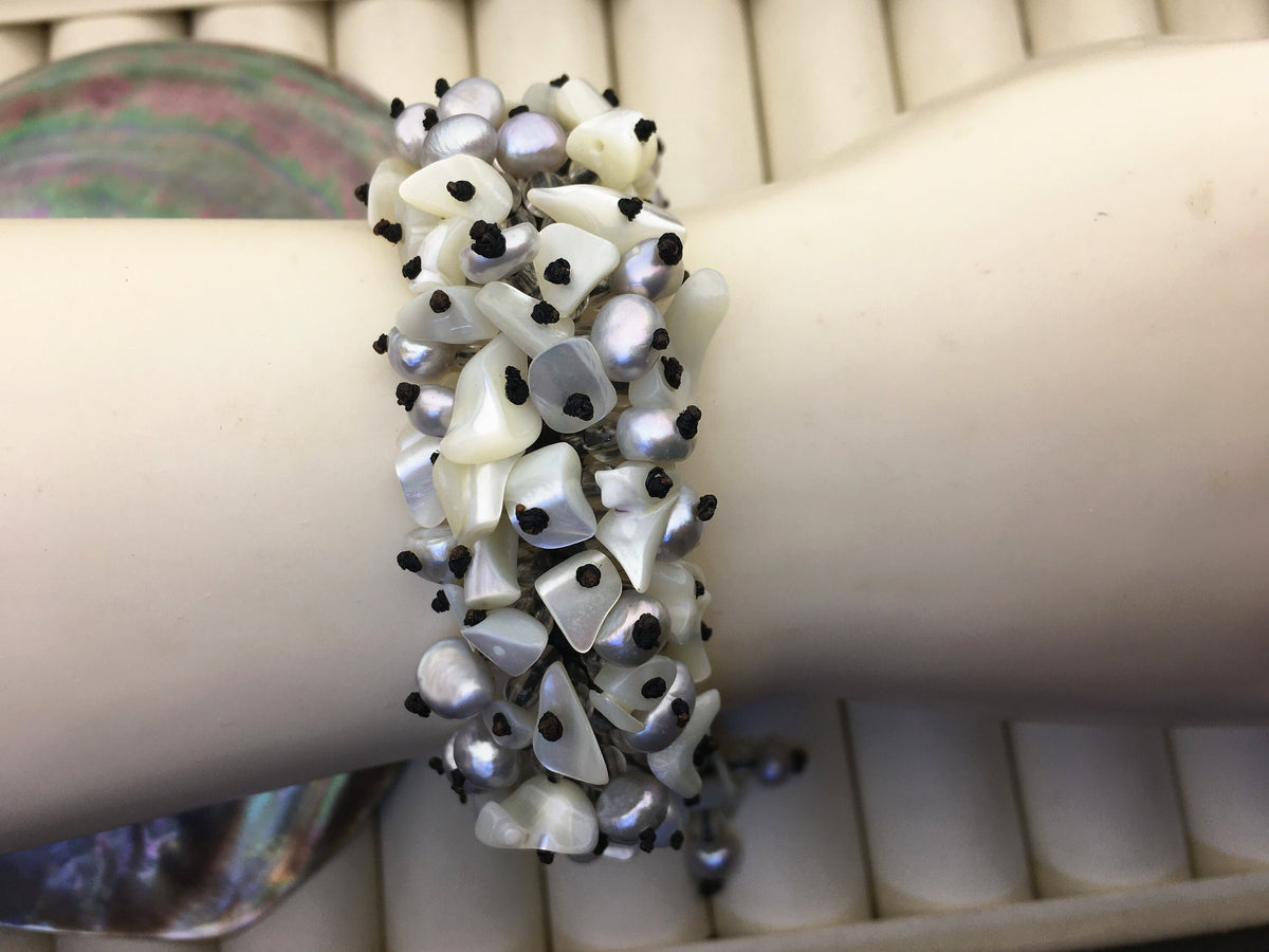 1pc handmade gray pearl and shell thread bracelet,adjust length,pearl bracelet, knotted freshwater pearl bracelet,Pearls Bracelet,B8-T3
