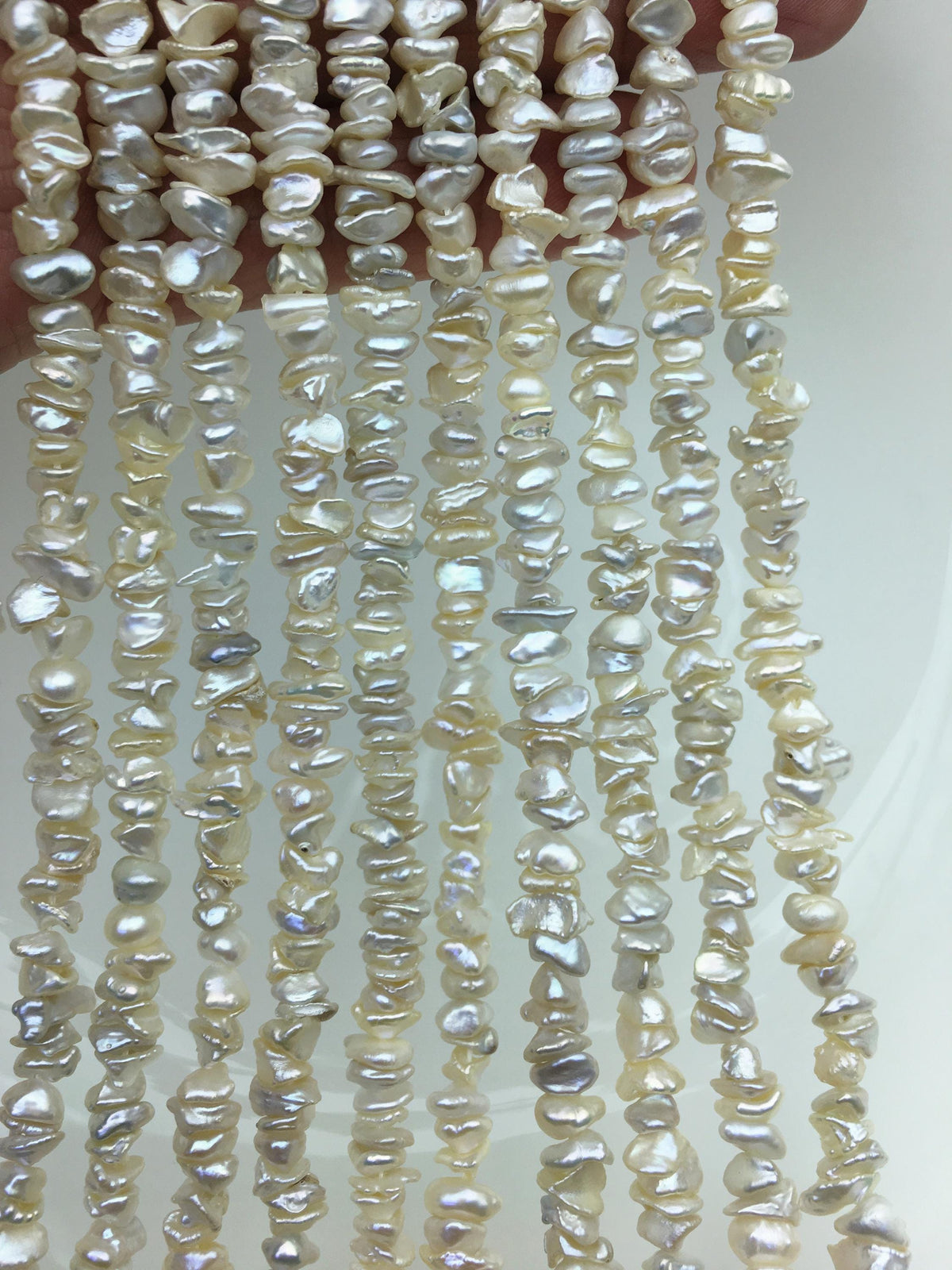 AAA/AA+ 5-6mm tiny white Keshi pearls,Center drilled,ZS-128-11