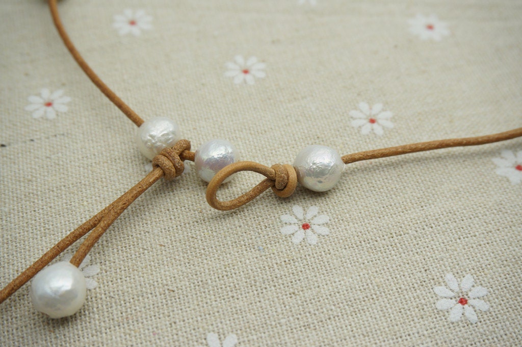 Round pearl,high luster,Leather Pearl Necklace, Pearl Leather Necklace, White Freshwater pearl, Light Brwon Leather Pearl necklace,Le1-032