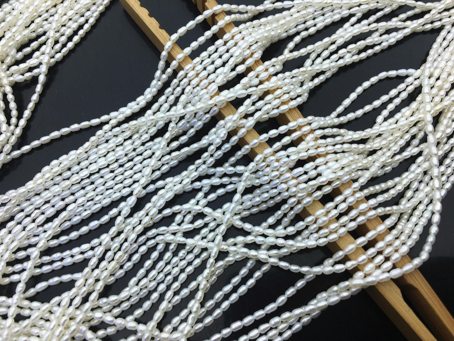 AAA 2-2.2x3-4mm white rice pearls,genuine pearl,Cultured pearl,diy pearl beads,LR2-3A-27