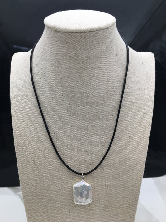 White Big Baroque Pearl necklace,Pearl Leather Necklace,White Freshwater pearl,Black Leather Pearl necklace,Le1-098
