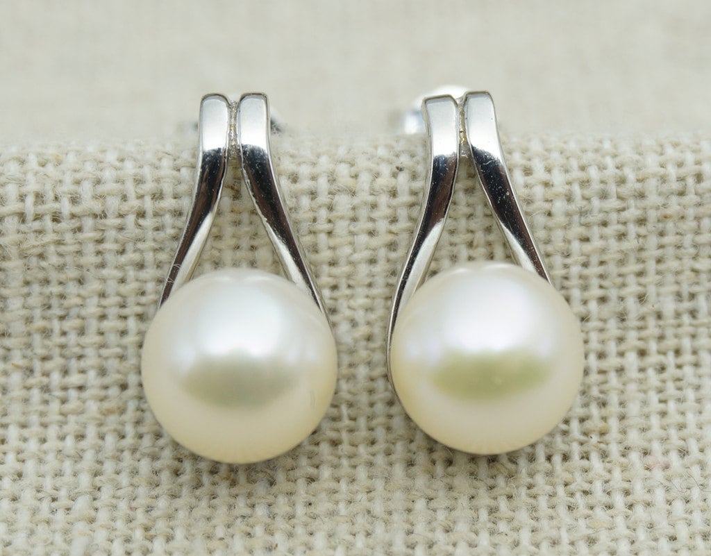 AAA+ white pearl stud earrings,genuine freshwater pearl earrings,sterling silver Earrings,bridesmaid,Wedding,Love,birthday, SE3-039