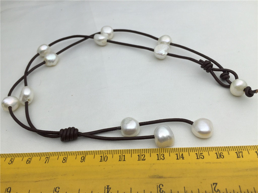 Baroque pearl leather necklace,Pearl and Leather Lariat Necklace,Leather Pearl necklace,Leather baroque pearl necklace,Tan leather,Le1-010