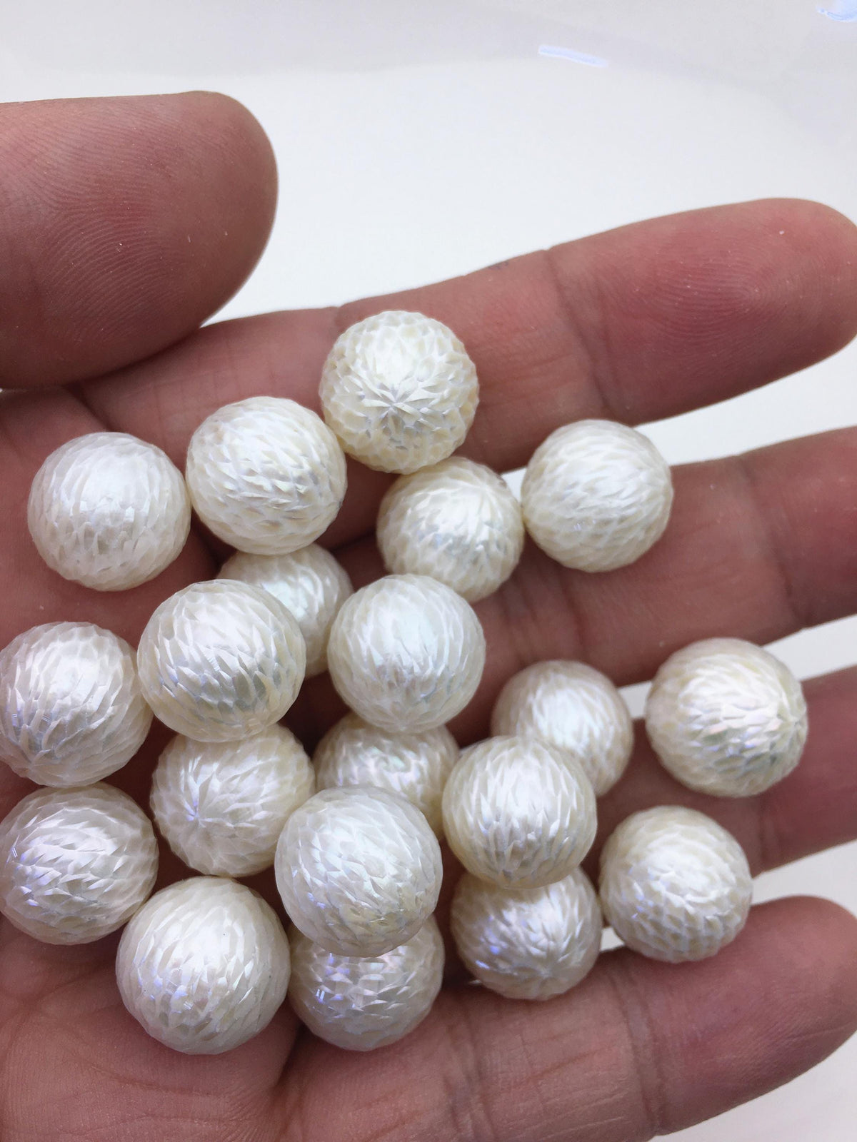 Shine!1pc AAA 11-16mm White Round Carved Freshwater Pearl - no hole - Hand Carved - CAC-FLW-8-1