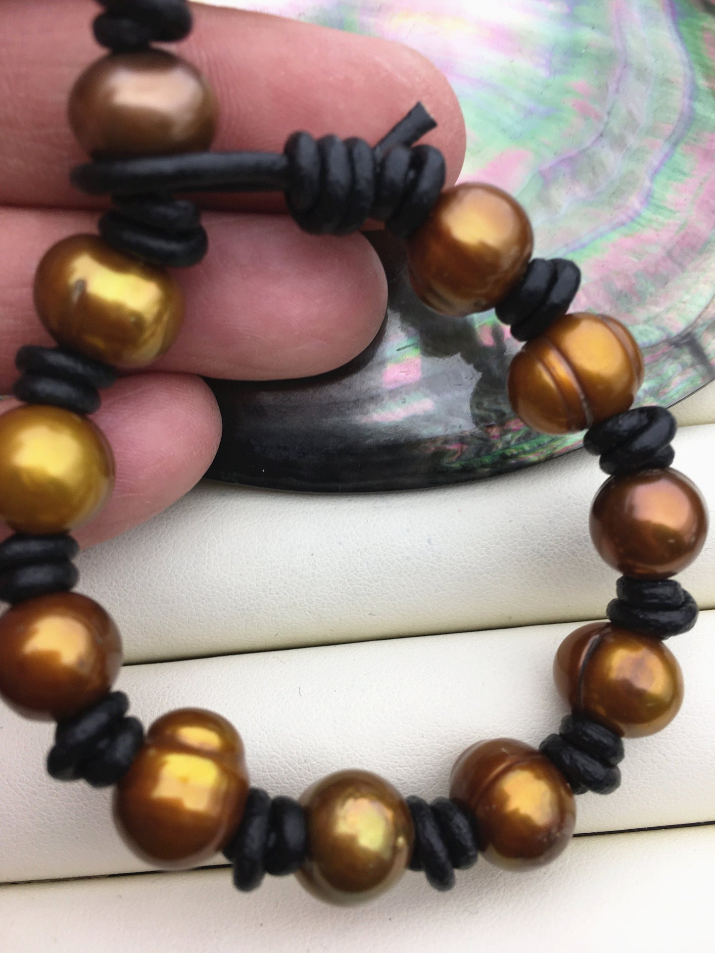 Brown pearl leahter bracelet,Handmade Cuff,Black Pearls on Brown Leather,Black leather bracelet,Le7-001