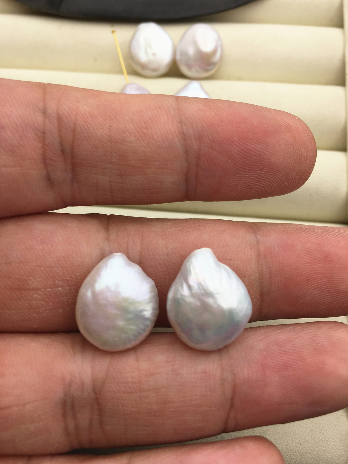 1 pair AA+ 12.5-14mm White Drop Coin Freshwater Pearl White loose Beads Pair,wholesale,ZS-103-37-4