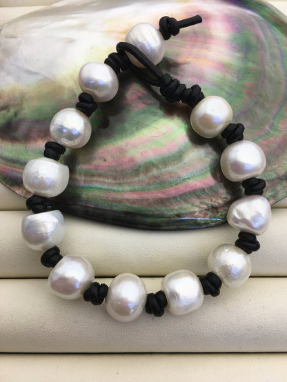 12-13mm white big pearl leather bracelet- Leather Pearls Bracelet - Real leather - Le7-005