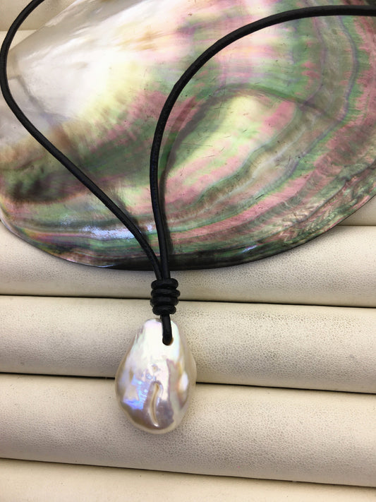 Very Big White Baroque Pearl Necklace,Rare pearl and leather jewelry,leather necklace,Le1-022