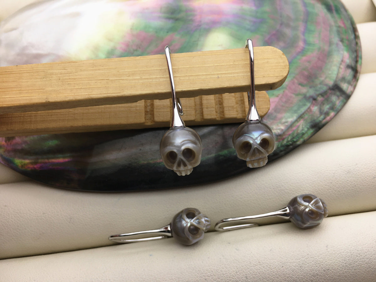 AAA 8mm white/Gray/Black HandMade Carved Skull Freshwater Pearl Dangle Earrings,Pearl Earrings for Women Girls,SE3-027-2