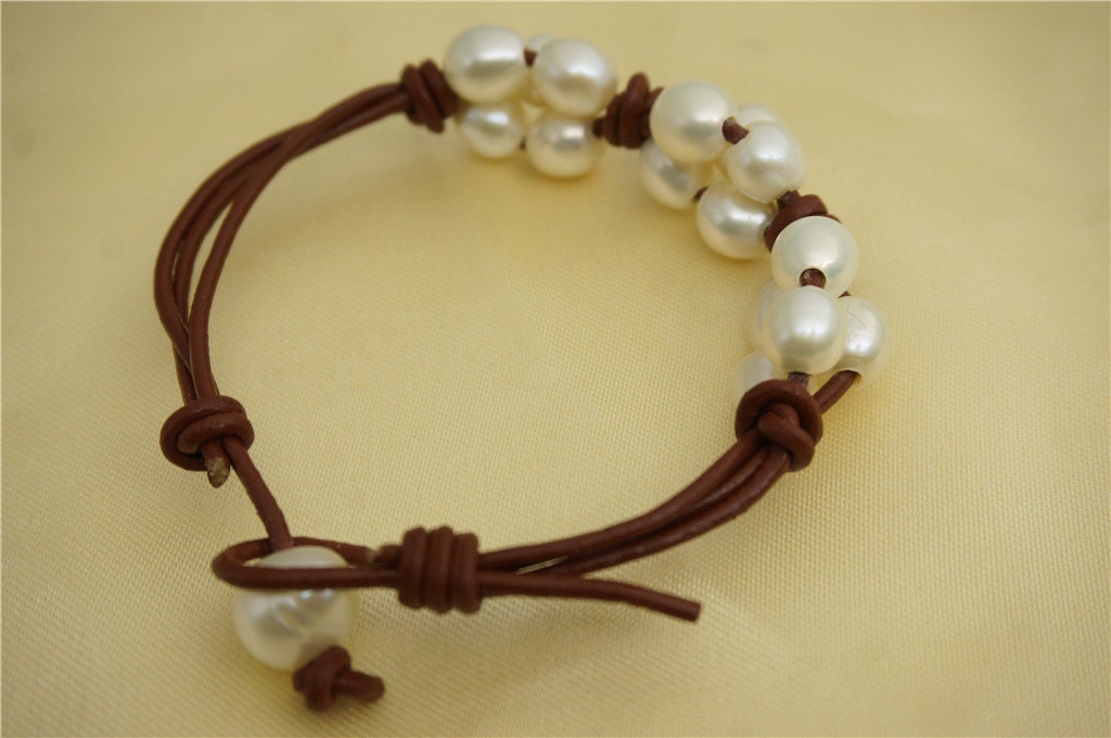 Rice white pearl leather necklace,twisted leather pearl bracelet, knotted freshwater pearl bracelet,Leather Pearls Bracelet,Le7-060