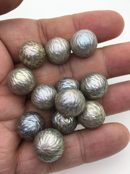 1pc AAA 14-15mm gray round Carved Freshwater Pearl - no hole - Hand Carved - CAC-T20