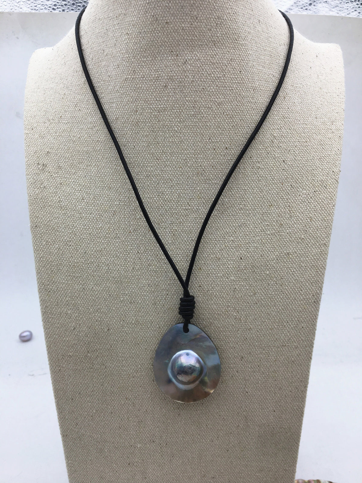 30x40mm Big Mabe Sea Pearl Leather necklace,pearl choker necklace,Black Leather Pearl necklace,necklaces for women,Le5-045