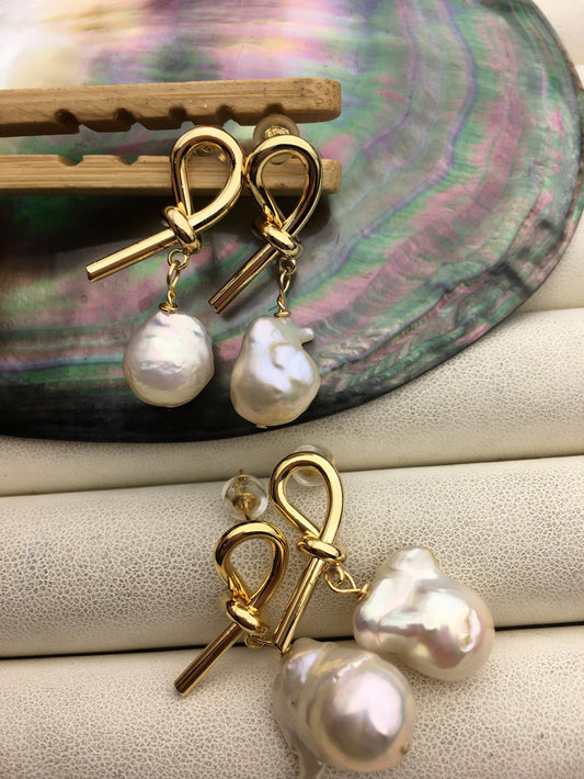 High Luster White baroque freshwater pearl stud earrings,wedding pearl earrings,SE3-131-48