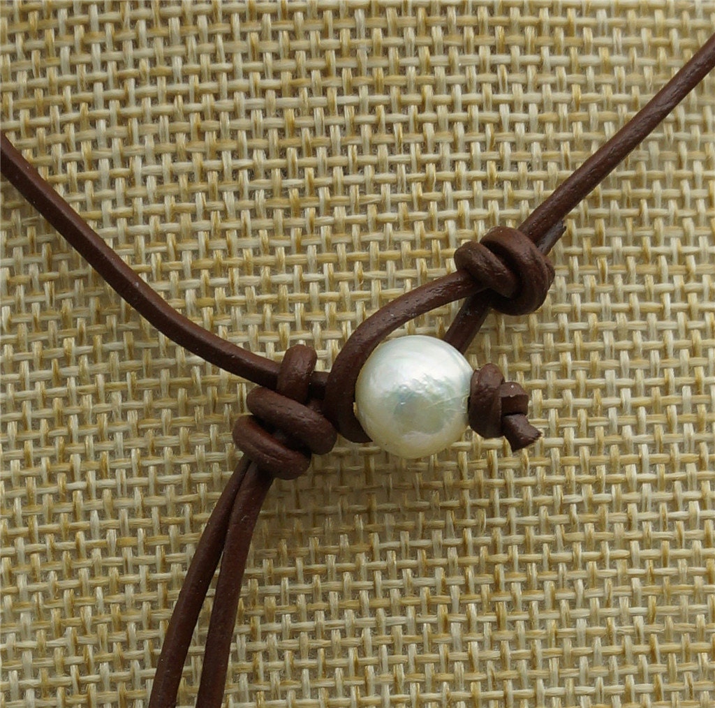 Round pearl,high luster,Leather Pearl Necklace, Pearl Leather Necklace, White Freshwater pearl, Light Brwon Leather Pearl necklace,Le1-094