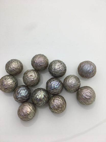 1pc AAA 14-15mm gray round Carved Freshwater Pearl - no hole - Hand Carved - CAC-T20