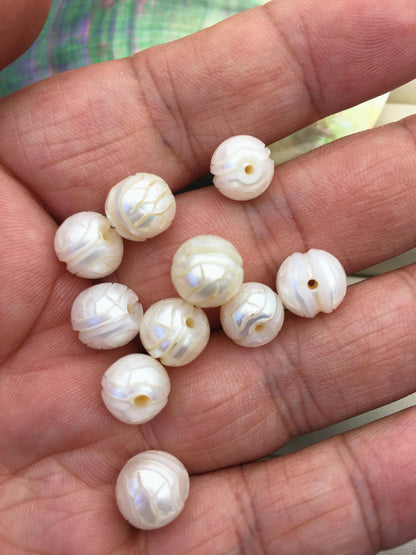 1pc AAA 9-10mm white near round Carved Freshwater Pearl - through hole - CAC-T6