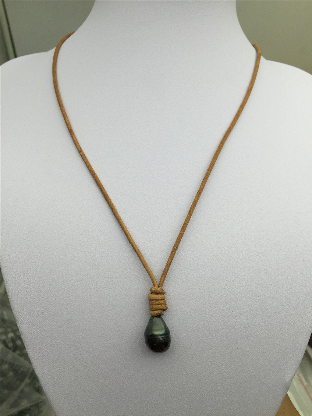 11-13mm Big Drop Tahitian Pearl Leather Necklace,Pearl Leather Necklace,Black Pearl,Black Leather Pearl necklace,Le11-031