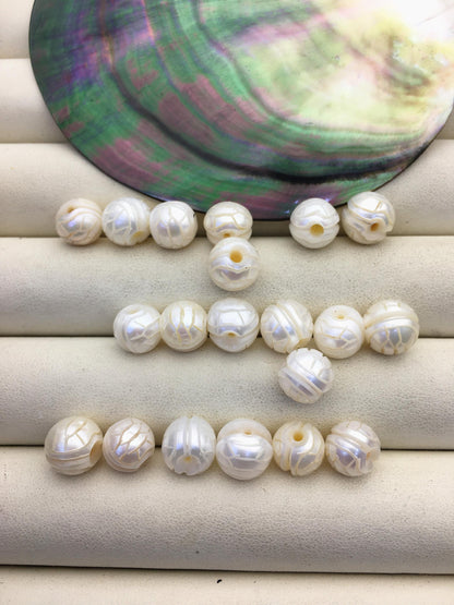 1pc AAA 9-10mm white near round Carved Freshwater Pearl - through hole - CAC-T6