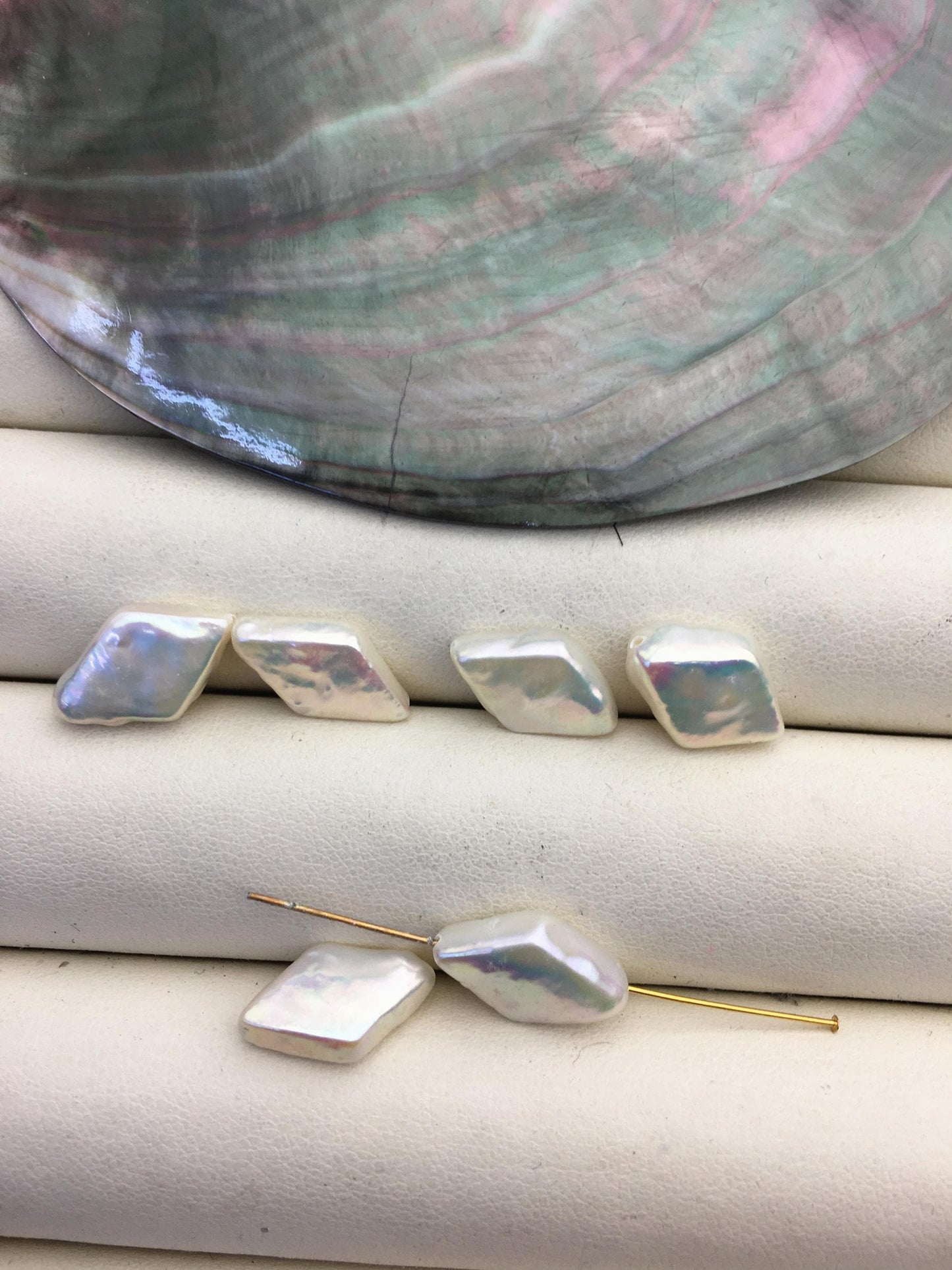 2 pairs AA+ 9-10mm white rhombus diamond Shape Freshwater Pearl loose Beads Piar,wholesale,ZS-103-37-73