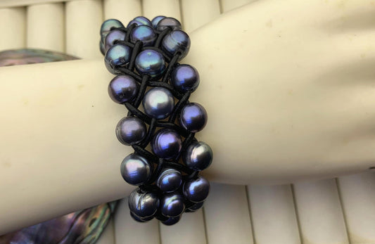 Three rows deep blue pearl bracelet,Leather Pearls Bracelet, Handmade Cuff,White Pearls on Brown Leather,Black leather bracelet,Le7-095