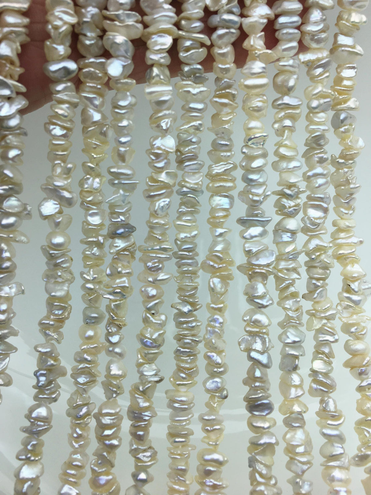 AAA/AA+ 5-6mm tiny white Keshi pearls,Center drilled,ZS-128-11