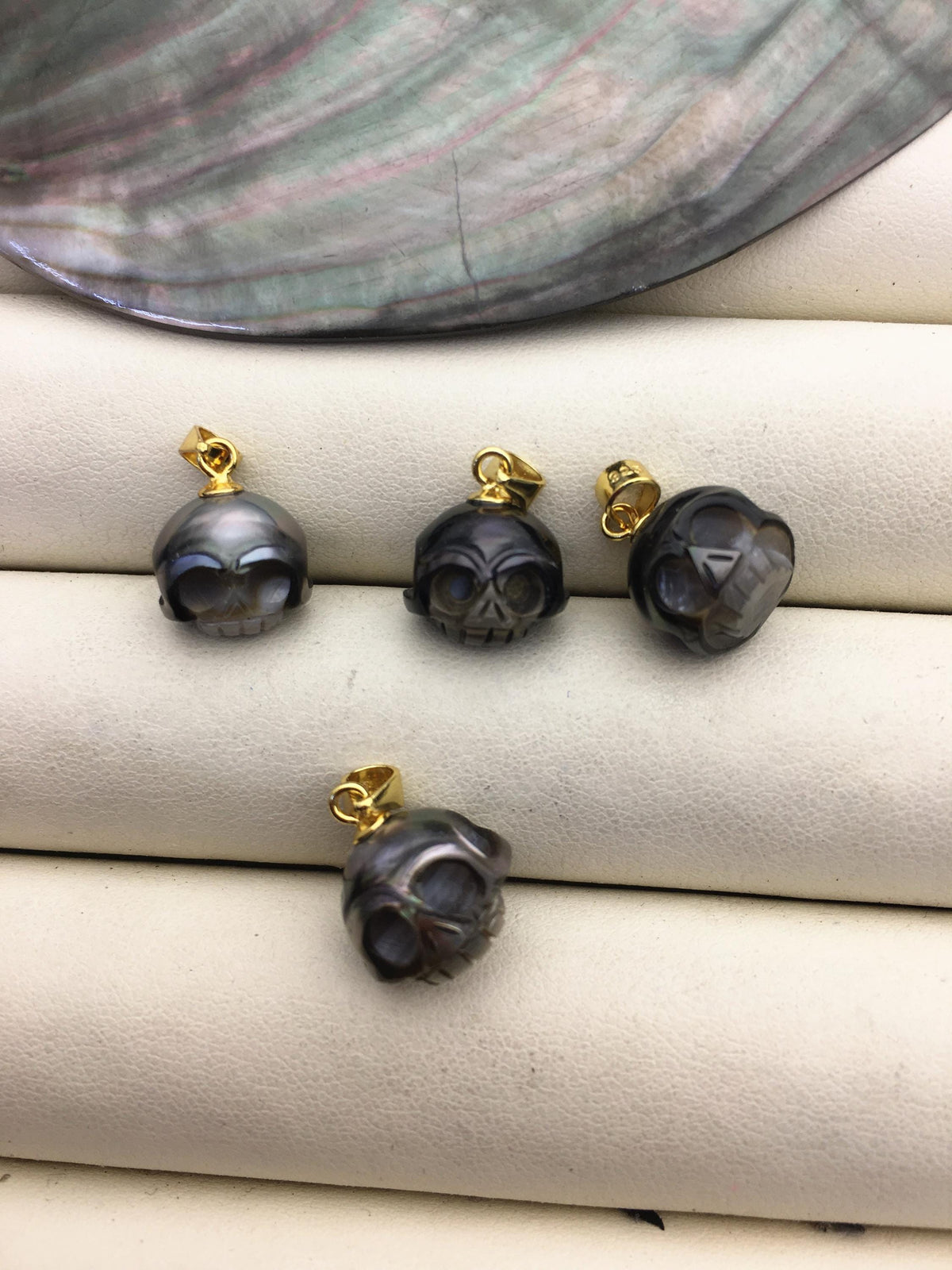1pc 10-12mm Natural Color HandMade Carved Skull Tahitian Sea Pearl Beads For necklace pendant earrings,NC1-T2