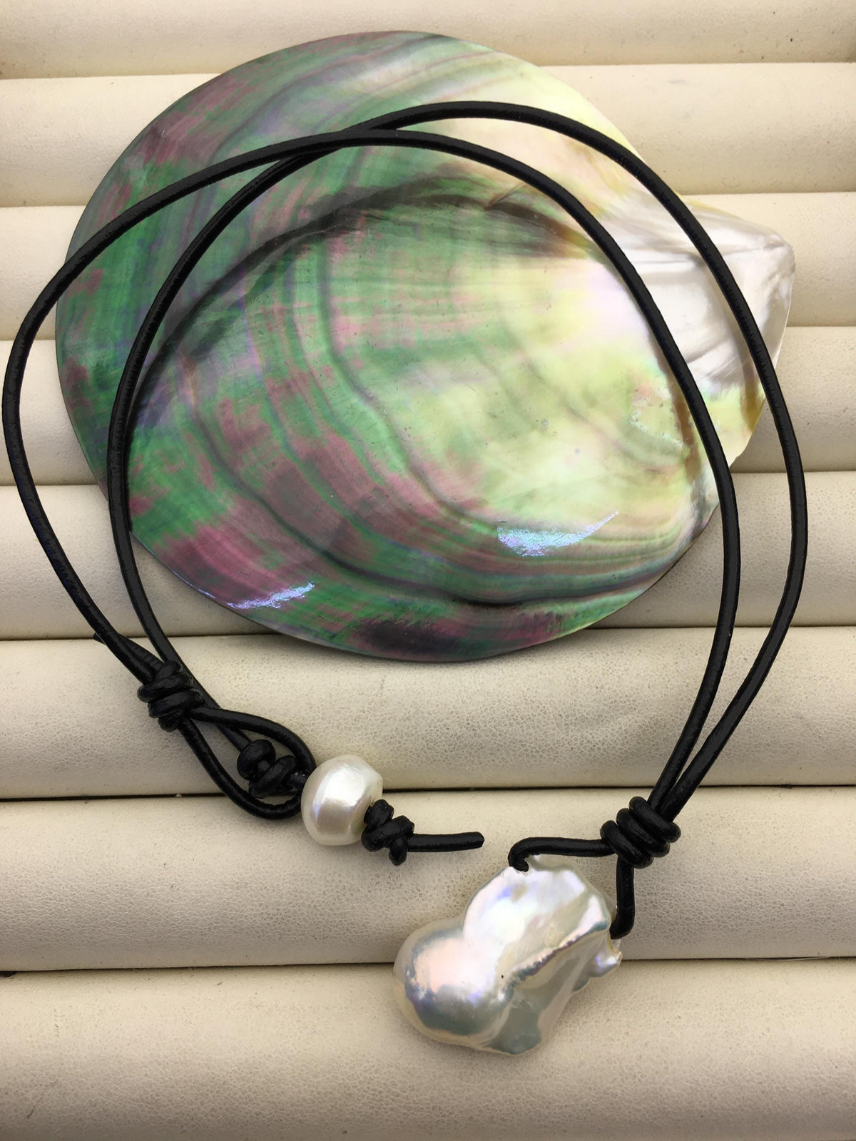White Big Flameball pearl and leather necklace,Baroque Freshwater Pearl Drop Necklace,Flaming ball pearl necklace,wholesale,Le4-066