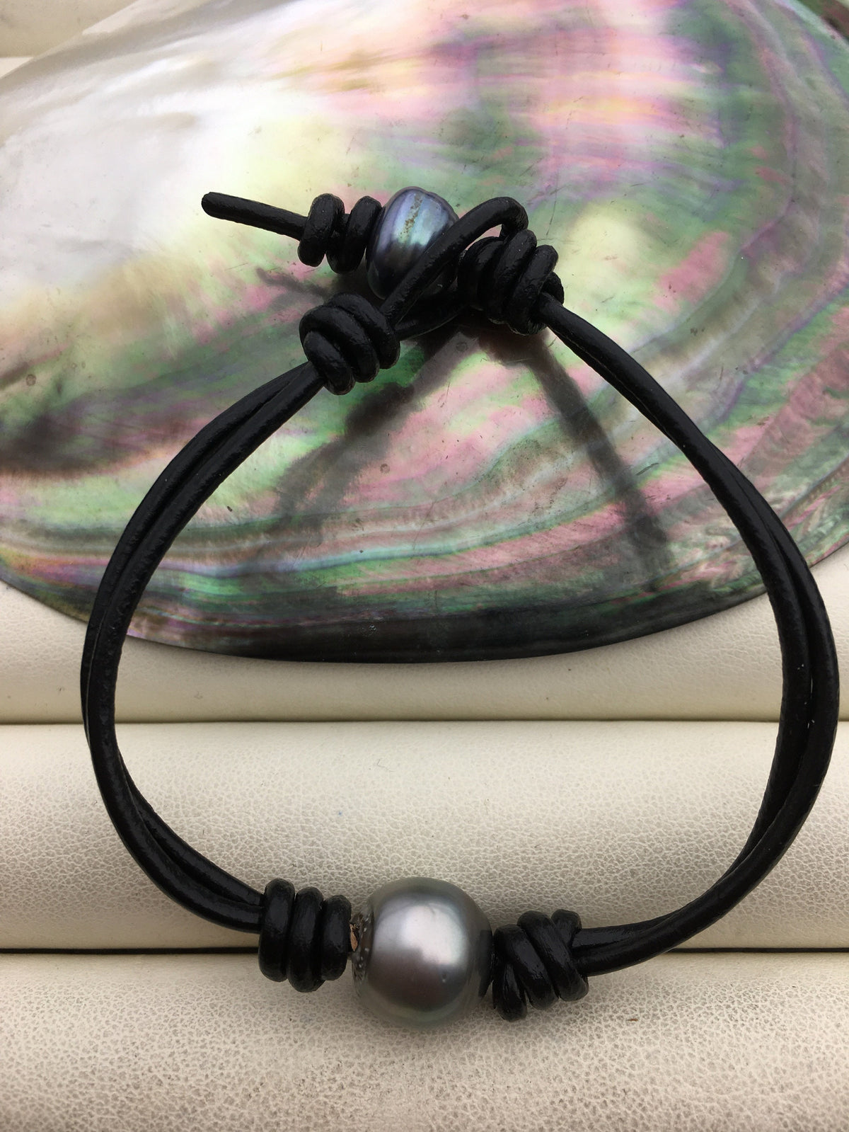 11-13mm big Single Drop Gray Green Tahitian pearl Leather Cord bracelet,SELECT leather color, Pearl Leather bracelet,Le10-004