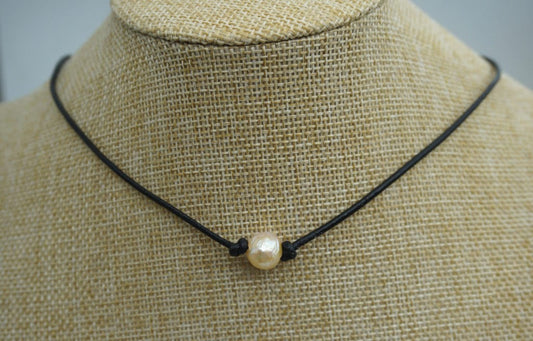 Leather Pearl Choker,High Luster pearl, Pearl Leather Necklace, Pink Freshwater pearl, Black Leather Pearl necklace,Black leather,Le2-029