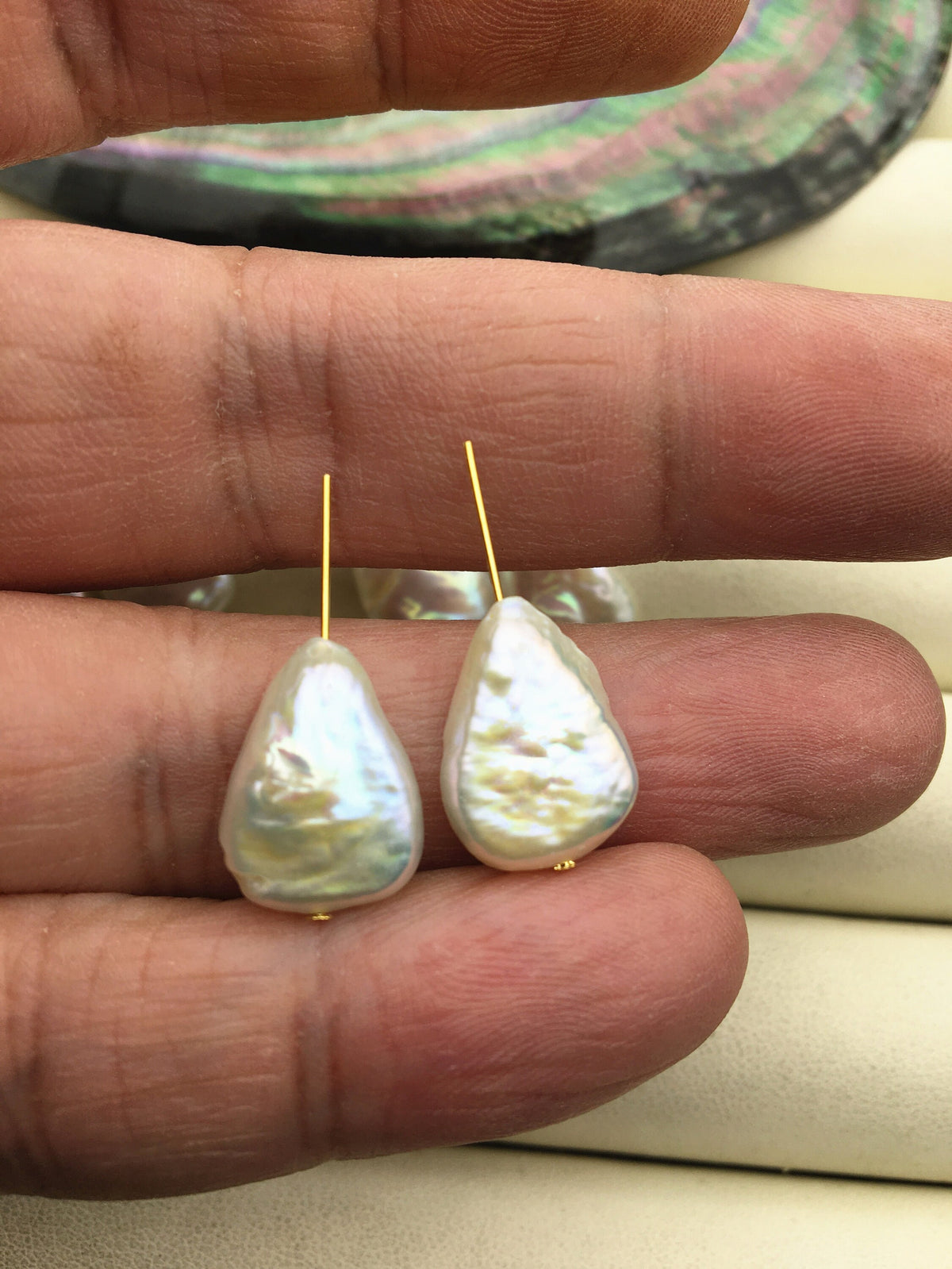 1 pair AA+ 11-12x14-17mm White Triangle Shape Freshwater Pearl White loose Beads Piar,wholesale,ZS-103-37-46