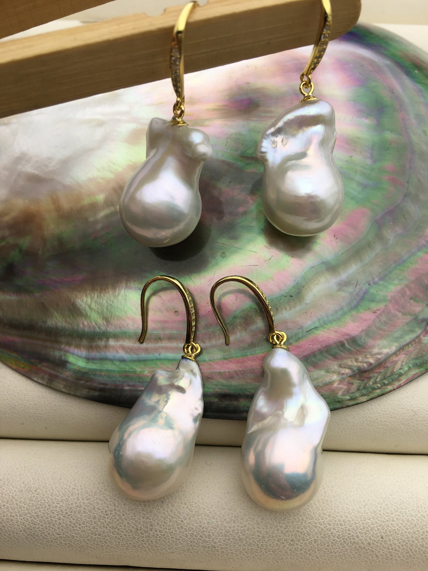 1 pair AA+ 14-16mmx20-28mm white flame ball pearl gold dangle earrings,earring with white baroque Natural Pearl,SE3-031-5