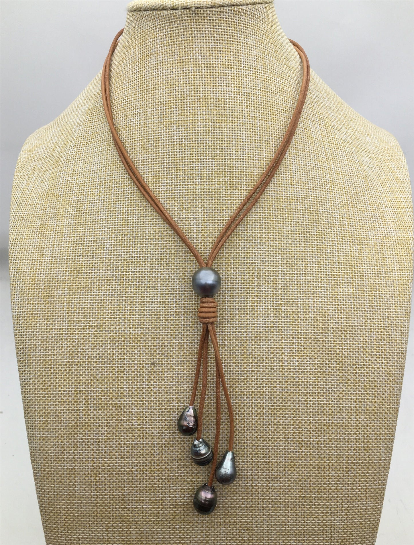 4 pearls real tahitian drop leather Necklace,black,brown Leather color Pearl necklace, Leather pearl necklace,Le11-027