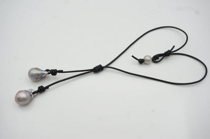 2 big Gray flameball pearl leather drop necklace,Pearl and Leather Lariat Necklace,Leather Pearl necklace,Le4-058