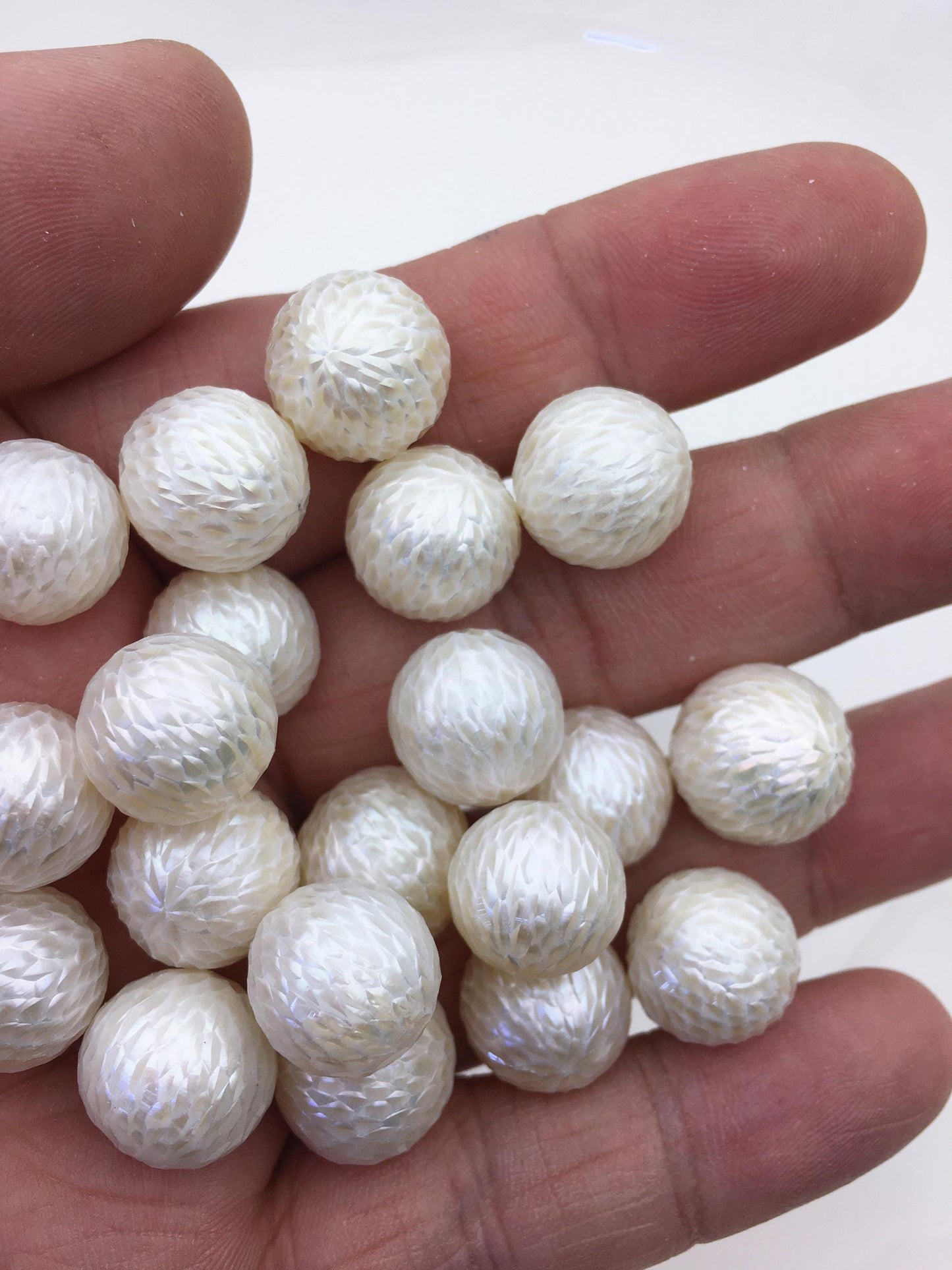 Shine!1pc AAA 11-16mm White Round Carved Freshwater Pearl - no hole - Hand Carved - CAC-FLW-8-1