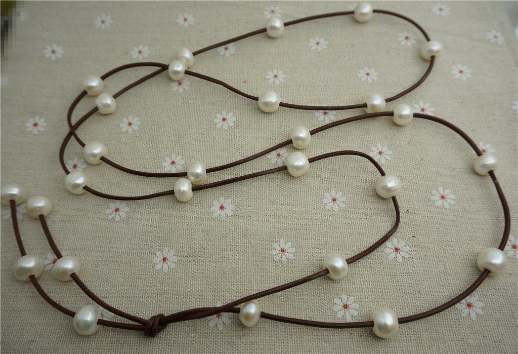 Long Freshwater Pearl and Leather Lariat Necklace,white pearl necklace Light Brwon Leather Pearl necklace, Leather baroque pearl, Le1-041