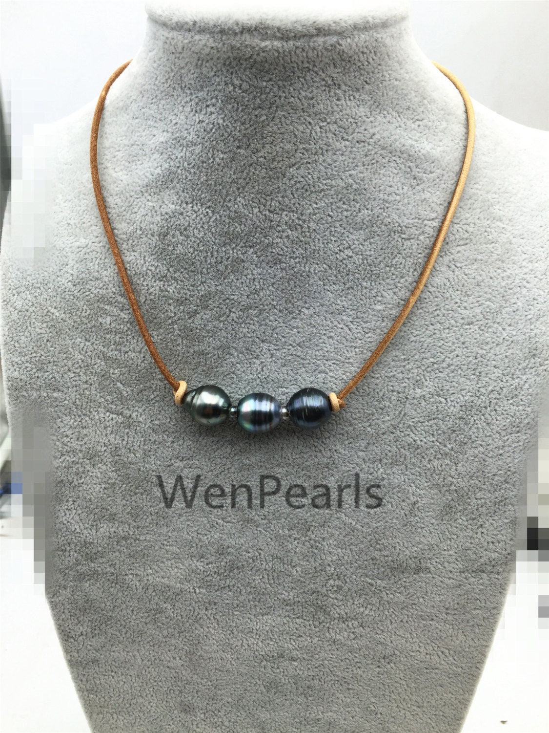 Three Tahitian Pearl Choker,Leather Necklace,High Luster,Pearl Leather Necklace,Black Leather Pearl necklace,Black pearl necklace,Le11-016