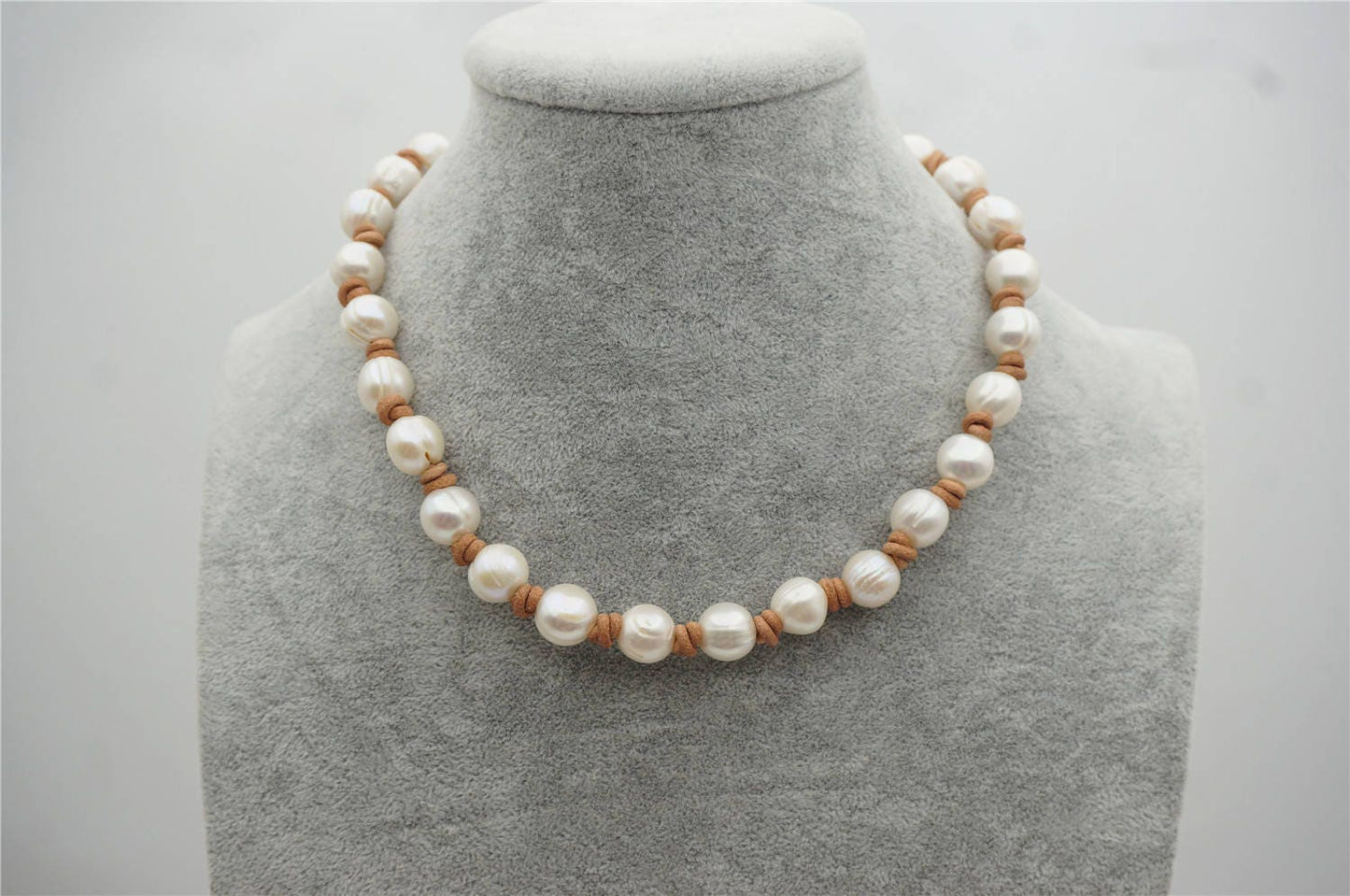 Big Potato Pearl and leather necklace,Genuine Freshwater Pearl Necklace,white pearl necklace,wholesale,Le5-008