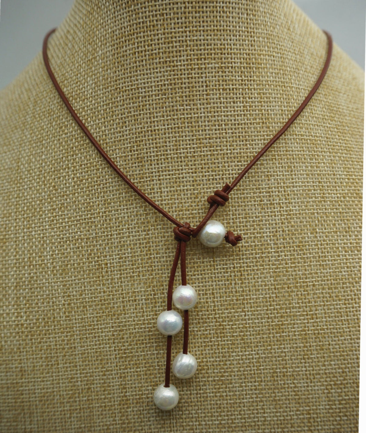 Round pearl,high luster,Leather Pearl Necklace, Pearl Leather Necklace, White Freshwater pearl, Light Brwon Leather Pearl necklace,Le1-094