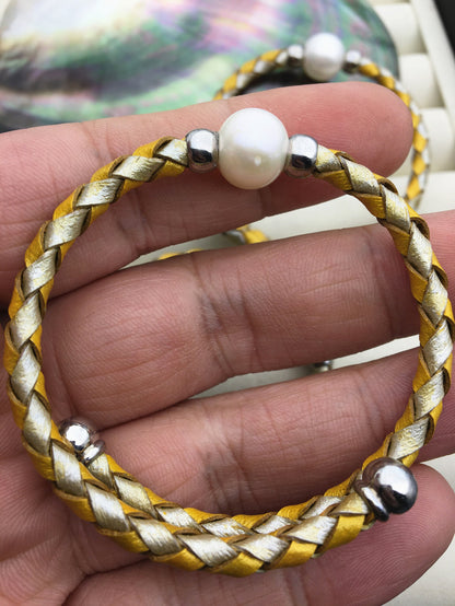 7.5'' yellow leather elastic pearl Bracelet,10mm Big white Freshwater Pearl Bracelet, Wedding Bracelet,B8-035