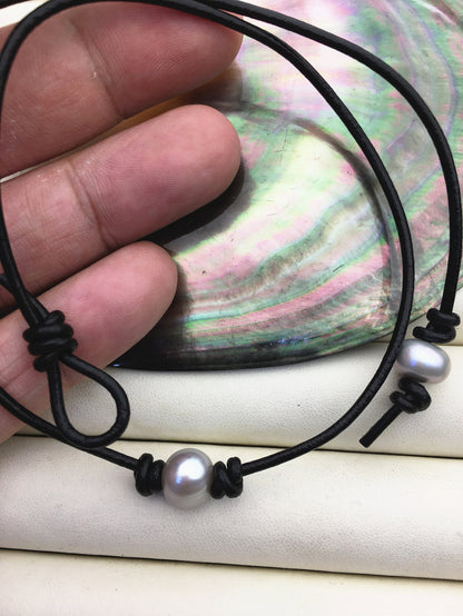 single gray pearl Leather Pearls choker Necklace - near round pearl - Genuine freshwater pearl - Black Tan Real leather - Le5-041
