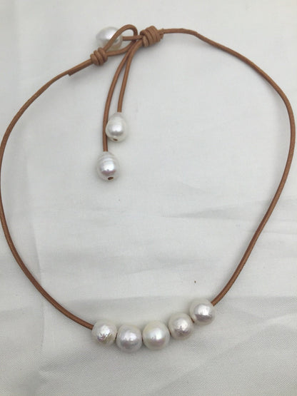 Five Round pearl leather necklace,Leather Pearl Necklace, Pearl Leather Necklace,Light Brwon Leather Pearl necklace,Le1-027