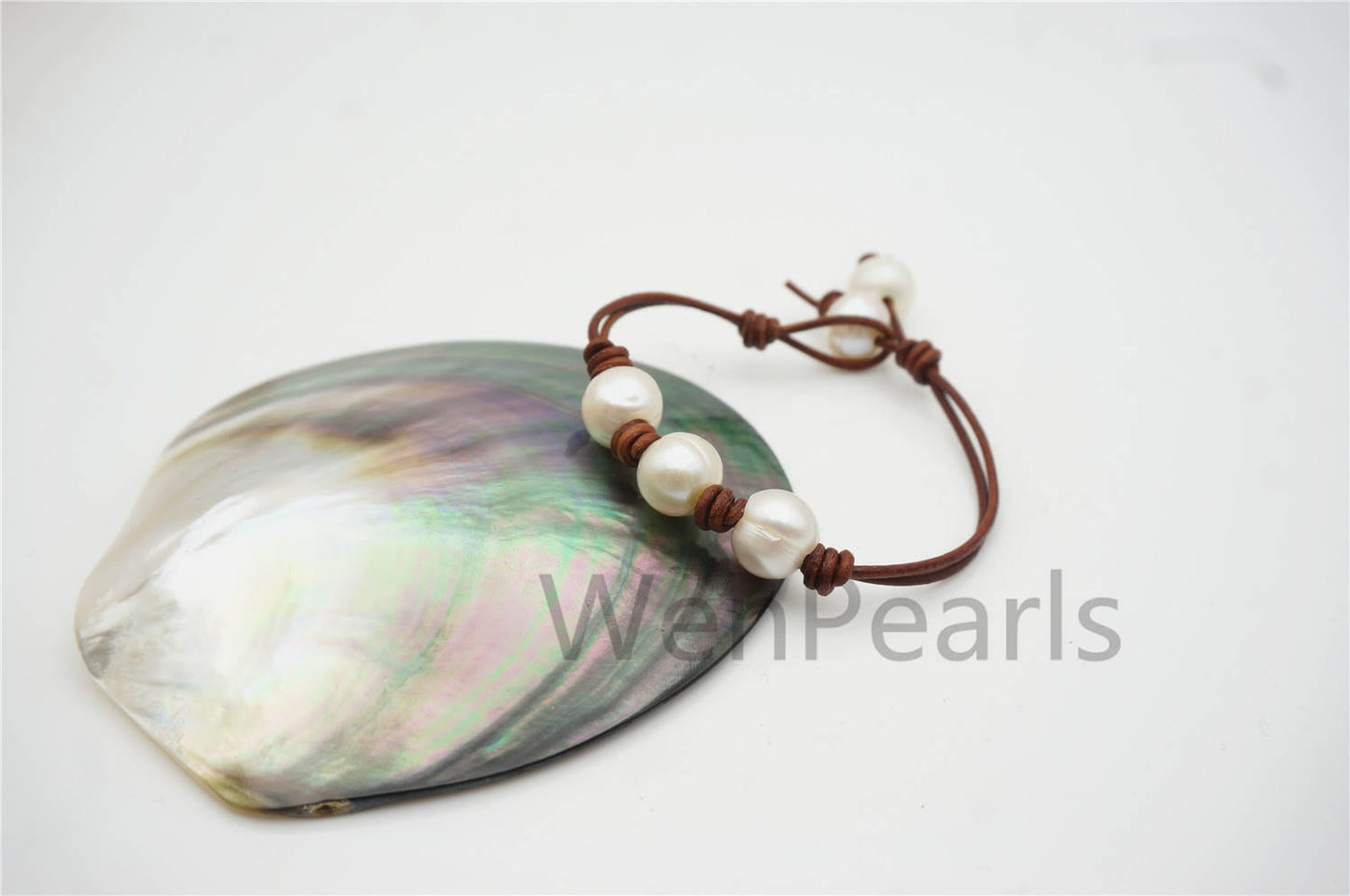 fashion jewelry,White pearl Leather Pearls Bracelet - plait leather bracelet - Select Leather Color - Genuine freshwater pearl - Le7-131