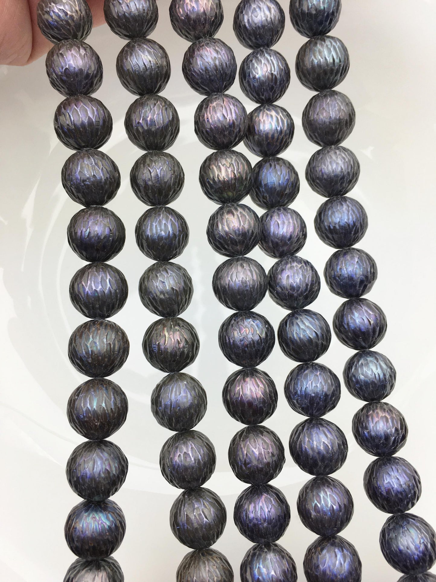 15.5'' AA+ 10-13mm Black Round Carved Freshwater Pearl - Hand Carved - CAC-T23