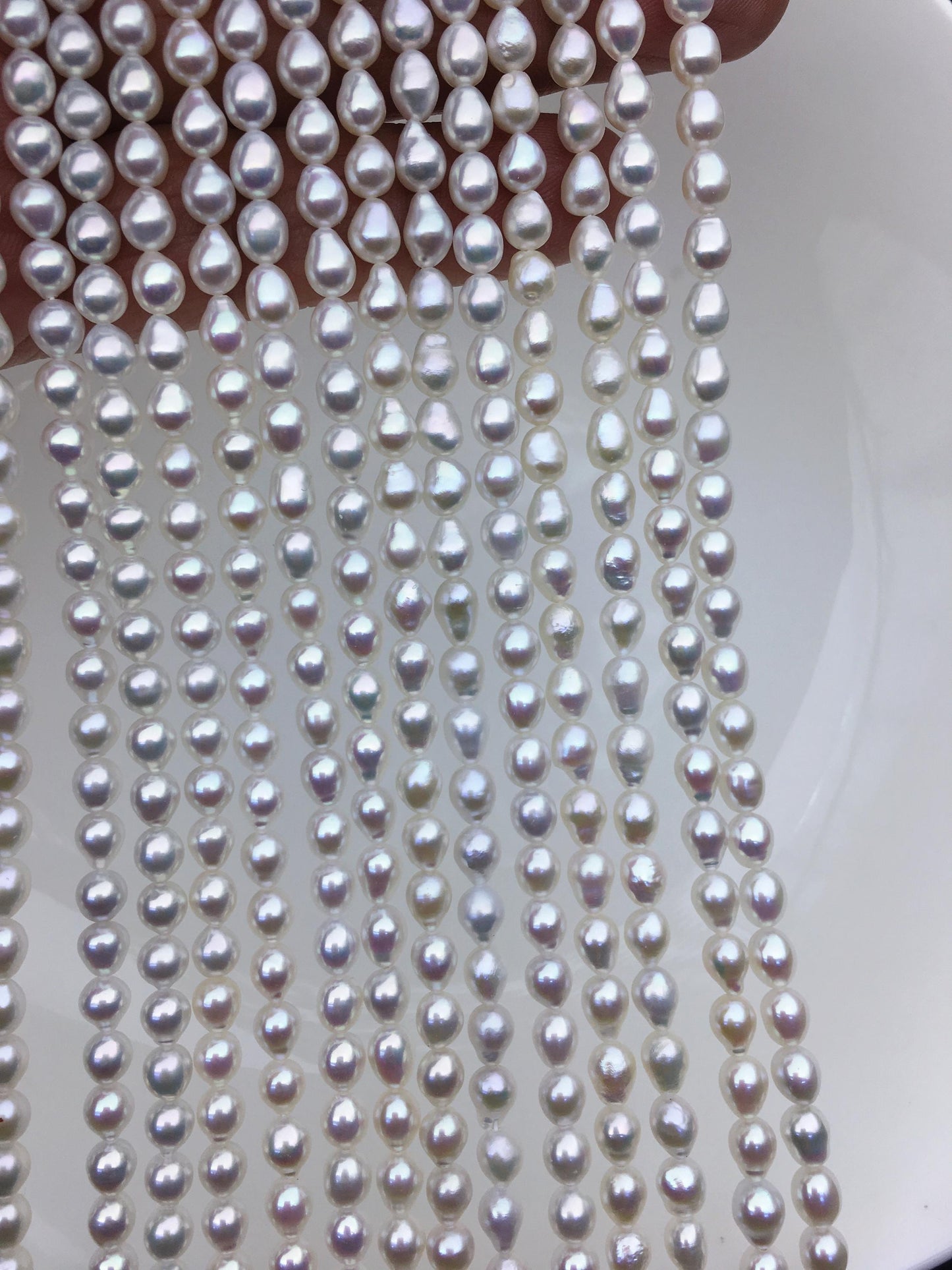 AA+ 4.7-5.1mm*5.5-7mm white baroque rice pearls,Cultured white freshwater pearls beads,teardrop pearl necklace,rice pearl wholesale,LR5-A-1