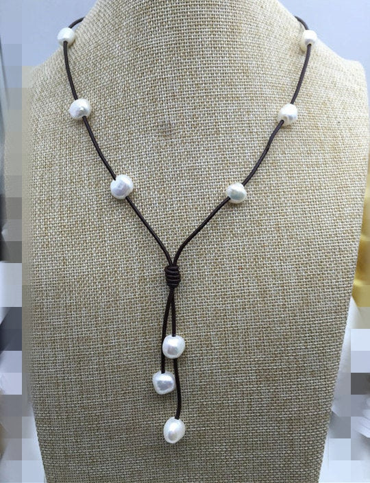 Baroque pearl leather necklace,Pearl and Leather Lariat Necklace,Leather Pearl necklace,Leather baroque pearl necklace,Tan leather,Le1-010