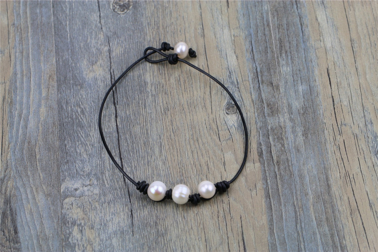 THREE pearls necklace,Leather Pearl Choker, Pearl Leather Necklace, White Freshwater pearl, Birthday, Black Leather Pearl necklace,Le3-026